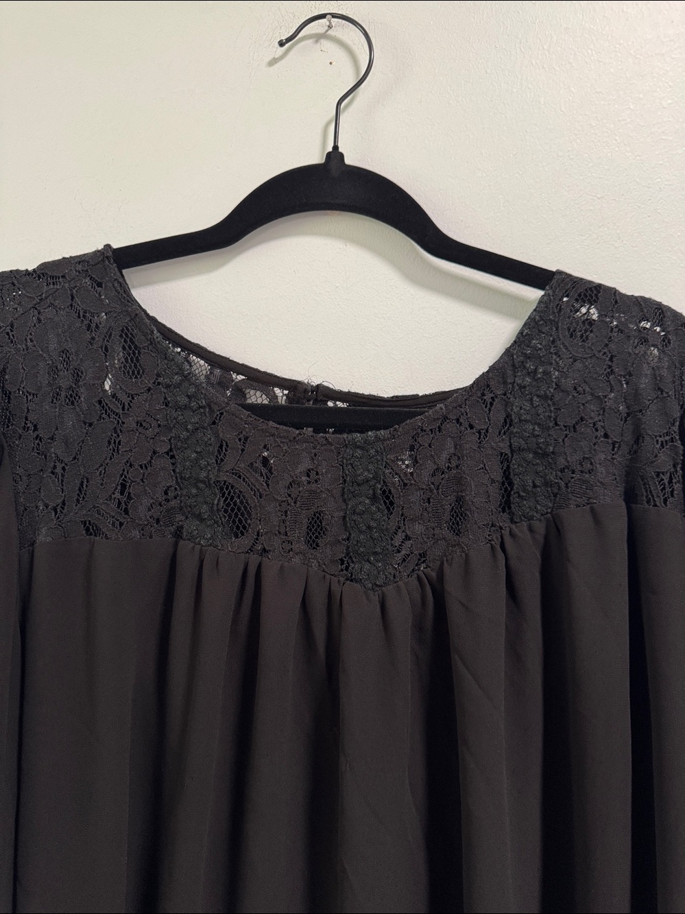Torrid Black Lace Yoke Long-Sleeve Chiffon Tunic - Picture 4 of 10